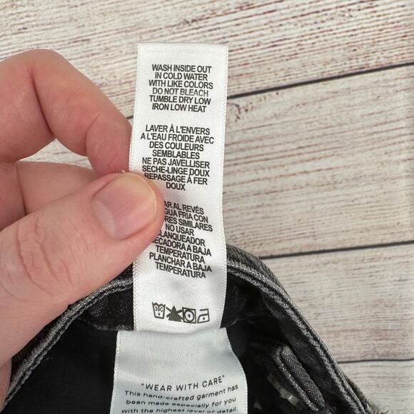 Good American Good 90s Long Fray Hem Shorts Women's Size 8/29 Black/Gray - Picture 10 of 12